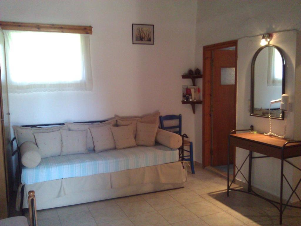Lela Kaptani Eftalou Olive Grove Mithymna Room photo